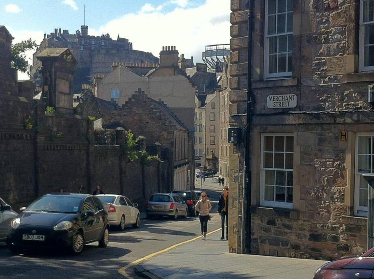 Joivy 3 Bed Flat In Old Town, Close To Grassmarket Edinburgh Dış mekan fotoğraf