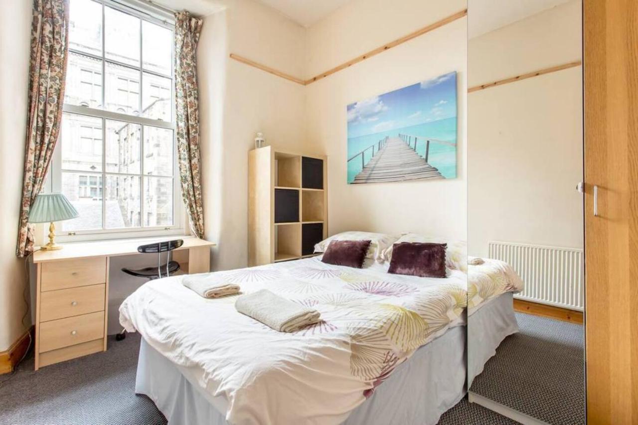 Joivy 3 Bed Flat In Old Town, Close To Grassmarket Edinburgh Dış mekan fotoğraf