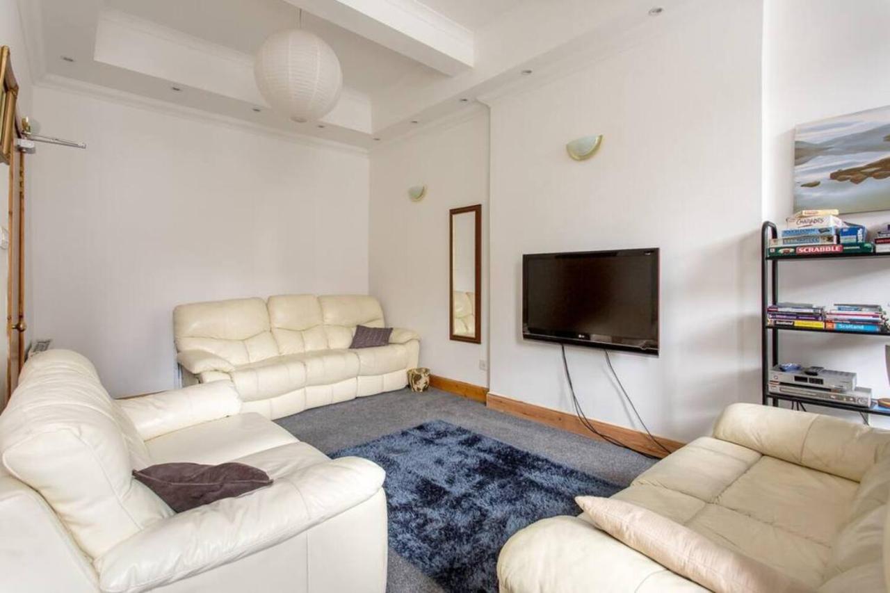 Joivy 3 Bed Flat In Old Town, Close To Grassmarket Edinburgh Dış mekan fotoğraf