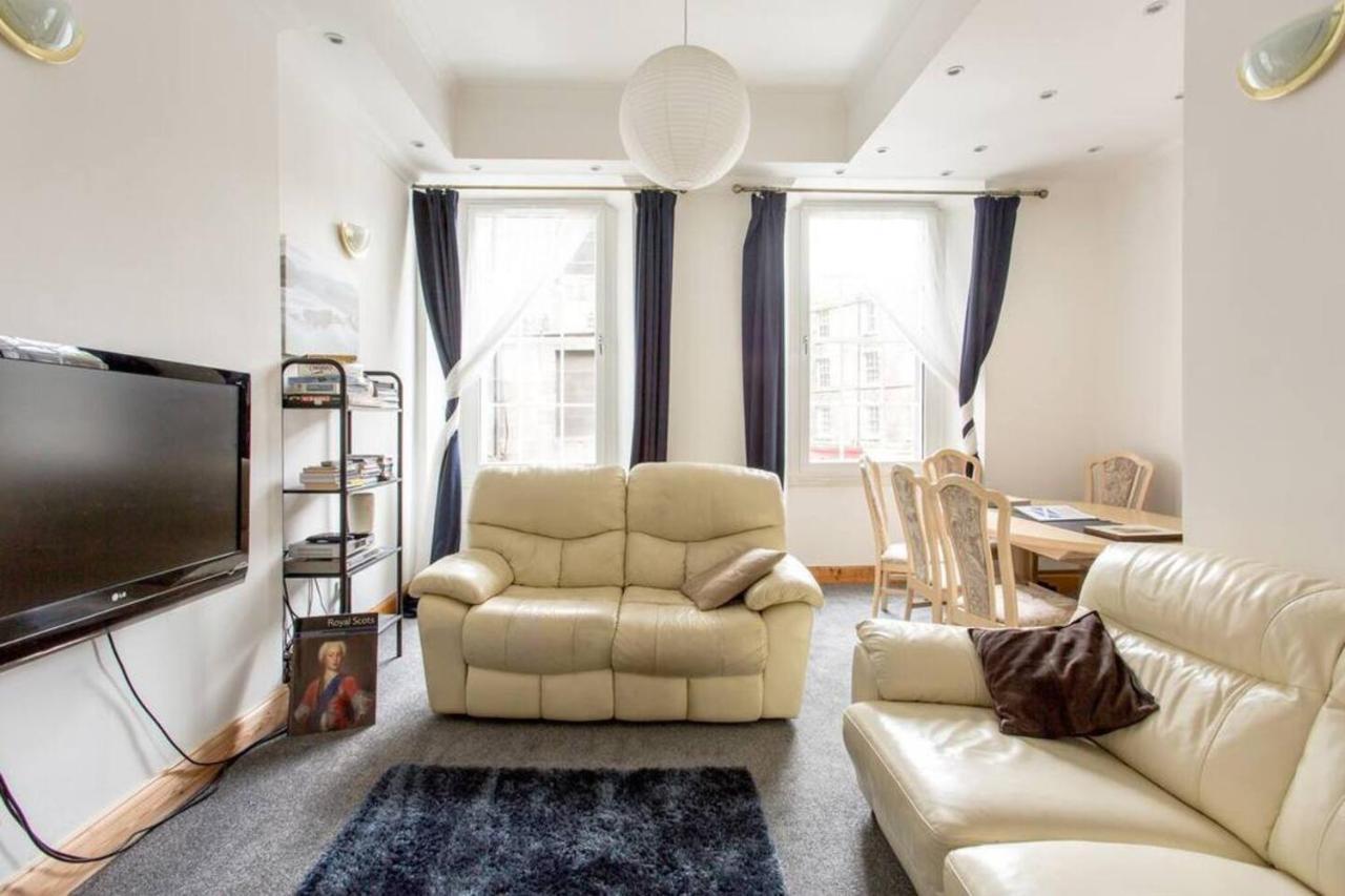 Joivy 3 Bed Flat In Old Town, Close To Grassmarket Edinburgh Dış mekan fotoğraf