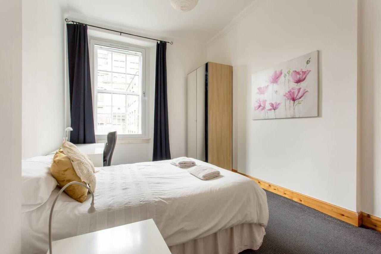 Joivy 3 Bed Flat In Old Town, Close To Grassmarket Edinburgh Dış mekan fotoğraf