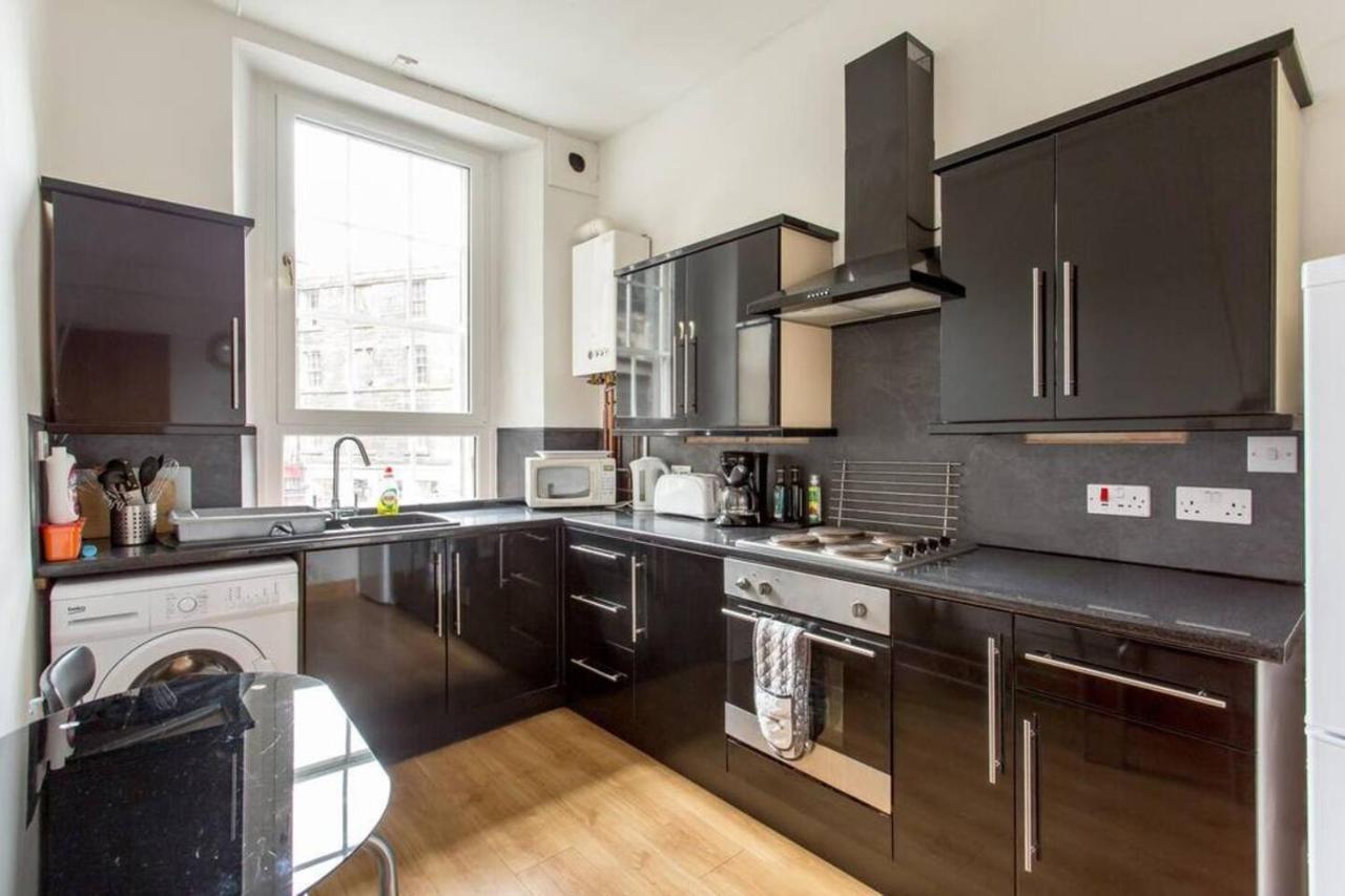 Joivy 3 Bed Flat In Old Town, Close To Grassmarket Edinburgh Dış mekan fotoğraf