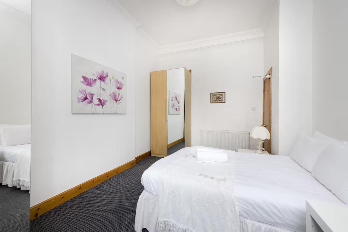 Joivy 3 Bed Flat In Old Town, Close To Grassmarket Edinburgh Dış mekan fotoğraf