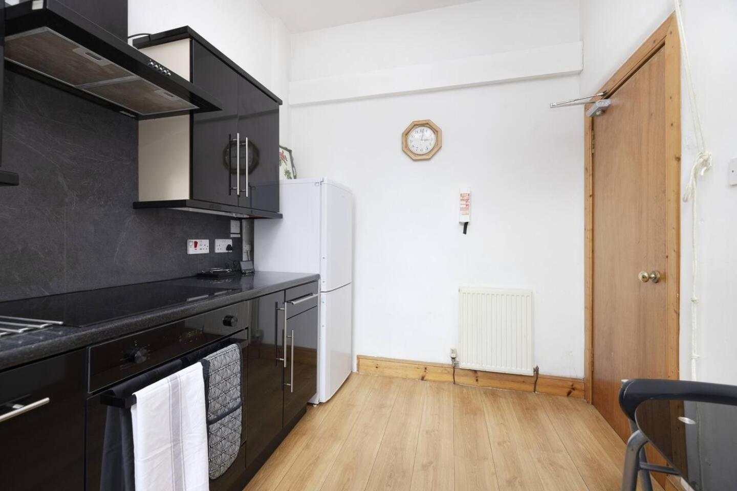 Joivy 3 Bed Flat In Old Town, Close To Grassmarket Edinburgh Dış mekan fotoğraf