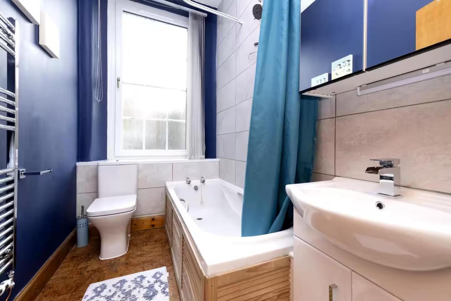 Joivy 3 Bed Flat In Old Town, Close To Grassmarket Edinburgh Dış mekan fotoğraf